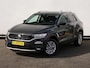 Volkswagen T-Roc 1.5 TSI Style Business 150 pk | Navigatie | Adaptieve Cruise control | Elekt. Achterklep | App-Connect Airco | Spiegelpakket | 1500 kg trekgewicht
