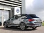 Skoda Superb Combi 1.4 TSI 218 pk DSG iV Sportline Business | Panorama Dak | Zwenkbare Trekhaak | 360 Camera | Stoelverwarming V+A | Voorstoelen met Geheugen | Elektrische Klep | Alcantara Interieur |