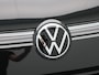 Volkswagen T-Roc Life First Edition 1.5 eTSI 150 PK | Trekhaak | Stoel- & Stuurverwarming | Carplay | Camera |