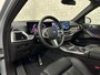 BMW X5 50e M-Sport Pro | M-Performance Stoelen | Achterasbesturing | Carbon | ACC | Panorama | 360 Camera | Soft-Close | Head-Up | M-Gordels | Trekhaak | Harman-Kardon | 22 inch | Individual Leder | Stoelventilatie | Stoelverwarming V+A | Keyless-Entry | Memory | Stuurverwarming | Iconic-Glow | Rij-Assist Pro | Beker Koeling & Verwarming | Zonwering |