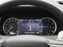 Land Rover Discovery Sport P300e 1.5 R-Dynamic SE | Vast glazen panoramadak | Elektrisch verstel- en verwarmbare voorstoelen | 20'' Velgen Gloss Black