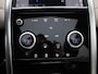 Land Rover Discovery Sport P300e 1.5 R-Dynamic SE | Vast glazen panoramadak | Elektrisch verstel- en verwarmbare voorstoelen | 20'' Velgen Gloss Black