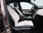 Land Rover Discovery Sport P300e 1.5 R-Dynamic SE | Vast glazen panoramadak | Elektrisch verstel- en verwarmbare voorstoelen | 20'' Velgen Gloss Black