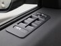 Land Rover Discovery Sport P300e 1.5 R-Dynamic SE | Vast glazen panoramadak | Elektrisch verstel- en verwarmbare voorstoelen | 20'' Velgen Gloss Black