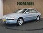 Volvo S80 2.4 - ORIGINEEL NEDERLANDSE AUTO - VASTE TREKHAAK - TREKGEWICHT 1800 KG!!! - 5 CILINDER MOTOR - UNIEKE KILOMETERSTAND - VOLLEDIGE HISTORIE AANWEZIG - AFKOMSTIG VAN 2E EIGENAAR - VERKEERT IN EEN ZEER FRAAIE STAAT -AIRCO - CRUISE CONTROL - 16 INCH LICHT METALEN VELGEN - AUDIO VOLVO - GROOT MULTIMEDIASCHERM - APPLE CARPLAY/ ANDROID AUTO