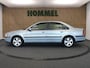 Volvo S80 2.4 - ORIGINEEL NEDERLANDSE AUTO - VASTE TREKHAAK - TREKGEWICHT 1800 KG!!! - 5 CILINDER MOTOR - UNIEKE KILOMETERSTAND - VOLLEDIGE HISTORIE AANWEZIG - AFKOMSTIG VAN 2E EIGENAAR - VERKEERT IN EEN ZEER FRAAIE STAAT -AIRCO - CRUISE CONTROL - 16 INCH LICHT METALEN VELGEN - AUDIO VOLVO - GROOT MULTIMEDIASCHERM - APPLE CARPLAY/ ANDROID AUTO