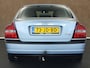Volvo S80 2.4 - ORIGINEEL NEDERLANDSE AUTO - VASTE TREKHAAK - TREKGEWICHT 1800 KG!!! - 5 CILINDER MOTOR - UNIEKE KILOMETERSTAND - VOLLEDIGE HISTORIE AANWEZIG - AFKOMSTIG VAN 2E EIGENAAR - VERKEERT IN EEN ZEER FRAAIE STAAT -AIRCO - CRUISE CONTROL - 16 INCH LICHT METALEN VELGEN - AUDIO VOLVO - GROOT MULTIMEDIASCHERM - APPLE CARPLAY/ ANDROID AUTO