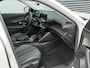 Peugeot e-2008 EV Allure Pack 50 kWh | WLTP 318KM | 3-Fase | Stoelverwarming | Parkeer Camera Achter | Navigatie | Cruise Control | Parkeersensoren Achter | Start/Stopknop |