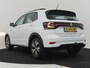 Volkswagen T-Cross 1.0 TSI Life 95Pk | R-Line l Trekhaak | Stoelverwarming | Dodehoek detectie | Parkeersensoren V+A | Cruise control | R-line | 17"LMV