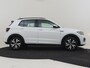 Volkswagen T-Cross 1.0 TSI Life 95Pk | R-Line l Trekhaak | Stoelverwarming | Dodehoek detectie | Parkeersensoren V+A | Cruise control | R-line | 17"LMV