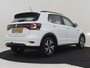 Volkswagen T-Cross 1.0 TSI Life 95Pk | R-Line l Trekhaak | Stoelverwarming | Dodehoek detectie | Parkeersensoren V+A | Cruise control | R-line | 17"LMV