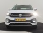 Volkswagen T-Cross 1.0 TSI Life 95Pk | R-Line l Trekhaak | Stoelverwarming | Dodehoek detectie | Parkeersensoren V+A | Cruise control | R-line | 17"LMV
