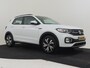 Volkswagen T-Cross 1.0 TSI Life 95Pk | R-Line l Trekhaak | Stoelverwarming | Dodehoek detectie | Parkeersensoren V+A | Cruise control | R-line | 17"LMV