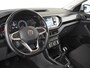 Volkswagen T-Cross 1.0 TSI Life 95Pk | R-Line l Trekhaak | Stoelverwarming | Dodehoek detectie | Parkeersensoren V+A | Cruise control | R-line | 17"LMV