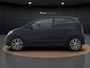 Volkswagen Up! 1.0 High up! | Cruise Control | Stoelverwarming | Telefoonvoorbereiding | 15" | Parkeerhulp |