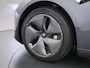 Tesla Model 3 SR+ 325PK LFP-Accu Trekhaak AutoPilot Leer Pano-Dak Adaptive Cruise Lmv 18" Camera's Elektr.-Stuur+Stoelen+Spiegels+Geheugen+Easy-Entry+Verwarmde stoelen Park assistent Pdc WIFI Ecc Lane-Assist Speed-Assist SOH 87% Ecc Navi Led DAB Voorverwarmen interieur via App Keyless One-Pedal-Drive 1.000KG Trekgewicht 1e Eigenaar Origineel Nederlandse Auto Fabrieksgarantie op Accu en Motor tot 10-12-2028/160.000km LFP accu dus 100% opladen !