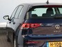 Volkswagen Golf 1.5 TSI Life | Trekhaak | Camera | Navigatie | Adaptive Cruise | Apple Carplay / Android Auto  | Climate Controle |
