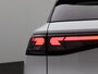 Volkswagen T-Roc 1.5 eTsi R-Line First Edition 150PK DSG Pano-Schuifdak, Trekhaak, Black Style, 20" LM Velgen, Keyless, Side Asisst, Matrix LED-Verlichting, Achteruitrijcamera