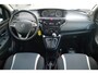 Lancia Ypsilon 0.9 TwinAir Elefantino Plus Automaat | Navigatie | Parkeersensoren | Elektrische Ramen | Radio | | Airco | Centrale deurvergrendeling met afstandsbediening | Lederen stuurwiel