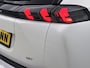 Peugeot 2008 1.2 GT 156pk Automaat | Schuif-/Kanteldak | Trekhaak | Stoel-/Voorruitverwarming | Navigatie | Adaptieve Cruise Control | Dodehoekdetectie | Camera | Keyless Entry/Start | Interieurverlichting | Apple Carplay/Android Auto |