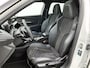 Peugeot 2008 1.2 GT 156pk Automaat | Schuif-/Kanteldak | Trekhaak | Stoel-/Voorruitverwarming | Navigatie | Adaptieve Cruise Control | Dodehoekdetectie | Camera | Keyless Entry/Start | Interieurverlichting | Apple Carplay/Android Auto |