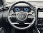 Hyundai Tucson 1.6 T-GDI PHEV Comfort Smart 4WD Automaat / Elektrische Achterklep / Org. NL / Fabrieksgarantie tot 06-2029 / Achteruitrijcamera / Stuur- en Stoelverwarming / 1.350 kg Trekgewicht / Climate Control / Adaptieve Cruise Control / Apple Carplay & Android Auto / Keyless Entry & Start / Navigatie full map /