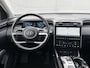 Hyundai Tucson 1.6 T-GDI PHEV Comfort Smart 4WD Automaat / Elektrische Achterklep / Org. NL / Fabrieksgarantie tot 06-2029 / Achteruitrijcamera / Stuur- en Stoelverwarming / 1.350 kg Trekgewicht / Climate Control / Adaptieve Cruise Control / Apple Carplay & Android Auto / Keyless Entry & Start / Navigatie full map /