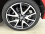 Toyota Yaris 1.5 Hybrid Launch Edition Limited | Head-up display | Stoel+stuurverwarming | Dodehoek detectie | Apple CarPlay/Android auto | Draadloze telefoonlader |