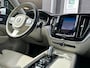 Volvo XC60 2.0 B5 Momentum Exclusive/1STE EIG/CAMERA/CARPLAY/NL-AUTO NAP!!