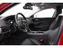 Jaguar XE 2.0 Portfolio | ACC | BLIS | Voorruitverwarming | Camera | Leder | Apple Carplay