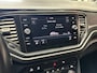 Volkswagen T-Roc 1.5 TSI SPORT AUTOMAAT NAVIGATIE ADAPTIVE CRUISE CONTROL APPLE CARPLAY/ANDROID RIJSTROOKSENSOREN ACHTERUITRIJCAMERA NIEUWE ALL SEASONS BANDEN AFN. TREKHAAK ZEER MOOI !! Brgl
