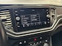 Volkswagen T-Roc 1.5 TSI SPORT AUTOMAAT NAVIGATIE ADAPTIVE CRUISE CONTROL APPLE CARPLAY/ANDROID RIJSTROOKSENSOREN ACHTERUITRIJCAMERA NIEUWE ALL SEASONS BANDEN AFN. TREKHAAK ZEER MOOI !! Brgl
