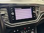 Volkswagen T-Roc 1.5 TSI SPORT AUTOMAAT NAVIGATIE ADAPTIVE CRUISE CONTROL APPLE CARPLAY/ANDROID RIJSTROOKSENSOREN ACHTERUITRIJCAMERA NIEUWE ALL SEASONS BANDEN AFN. TREKHAAK ZEER MOOI !! Brgl