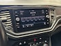 Volkswagen T-Roc 1.5 TSI SPORT AUTOMAAT NAVIGATIE ADAPTIVE CRUISE CONTROL APPLE CARPLAY/ANDROID RIJSTROOKSENSOREN ACHTERUITRIJCAMERA NIEUWE ALL SEASONS BANDEN AFN. TREKHAAK ZEER MOOI !! Brgl