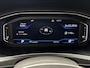 Volkswagen T-Roc 1.5 TSI SPORT AUTOMAAT NAVIGATIE ADAPTIVE CRUISE CONTROL APPLE CARPLAY/ANDROID RIJSTROOKSENSOREN ACHTERUITRIJCAMERA NIEUWE ALL SEASONS BANDEN AFN. TREKHAAK ZEER MOOI !! Brgl