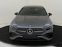 Mercedes-Benz A-klasse 250 e Business Solution AMG Panoramadak / Plus pakket / Head-up / Memory / 360 Camera / Sfeerverlichting / Stoelverwarming / Night