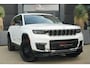 Jeep Grand Cherokee 2.0 Limited 4xe | 381PK | Maxton | Pano | 20" | Keyless | Massage | Ventilatie | Leder | Jeep Grand Cherokee 2.0 Limited 4xe 381 PK Plug-in Hybrid met 2.0 viercilinder, panoramadak, 20-inch lichtmetalen velgen, Keyless Entry, adaptieve cruise control, lederen interieur, stoelvent