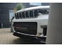 Jeep Grand Cherokee 2.0 Limited 4xe | 381PK | Maxton | Pano | 20" | Keyless | Massage | Ventilatie | Leder | Jeep Grand Cherokee 2.0 Limited 4xe 381 PK Plug-in Hybrid met 2.0 viercilinder, panoramadak, 20-inch lichtmetalen velgen, Keyless Entry, adaptieve cruise control, lederen interieur, stoelvent