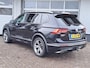 Volkswagen Tiguan Allspace 1.5 TSI Highline R-line, 7-Persoons, Panoramadak, Trekhaak, Lederen bekleding, Stoel/Stuur verwarming,