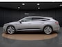 Volkswagen Arteon Shooting Brake 1.4 TSI eHybrid R-Line | Pano Dak | Trekhaak | Head-up Display | 360 Camera | ACC | Side Assist | ERGO Stoelen | 19'' |