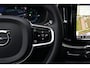 Volvo XC60 2.0 T8 Plug-in hybrid AWD Plus Dark 455pk Panoramadak/HarmanKardon/360Camera
