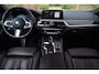 BMW 5-Serie M550i xDrive High Executive Aut. | Schuif-Kanteldak | Dealeronderhouden | Soft-Close | Nappa | Stoelventilatie | BTW
