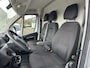 Peugeot Boxer 2.2 BlueHDi 140 PK L2H2 | 1e Eigenaarsauto met slechts 16.600 KM | 3-Zits | Trekhaak 2500 KG | Zakelijk BPM Vrij | Camera | Parkeersensoren | Airco | Laadruimte Betimmering | Cruise Control | Apple Carplay & Android Auto |