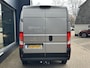Peugeot Boxer 2.2 BlueHDi 140 PK L2H2 | 1e Eigenaarsauto met slechts 16.600 KM | 3-Zits | Trekhaak 2500 KG | Zakelijk BPM Vrij | Camera | Parkeersensoren | Airco | Laadruimte Betimmering | Cruise Control | Apple Carplay & Android Auto |