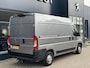 Peugeot Boxer 2.2 BlueHDi 140 PK L2H2 | 1e Eigenaarsauto met slechts 16.600 KM | 3-Zits | Trekhaak 2500 KG | Zakelijk BPM Vrij | Camera | Parkeersensoren | Airco | Laadruimte Betimmering | Cruise Control | Apple Carplay & Android Auto |