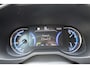 Toyota RAV4 2.5 Hybrid AWD Style Bi-Tone | Rijklaar | Parelmoer | Trekhaak | Apple/Android | Stoel-/stuurverw. | LED | El. achterklep | Dealer onderhouden | All season