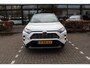 Toyota RAV4 2.5 Hybrid AWD Style Bi-Tone | Rijklaar | Parelmoer | Trekhaak | Apple/Android | Stoel-/stuurverw. | LED | El. achterklep | Dealer onderhouden
