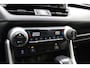 Toyota RAV4 2.5 Hybrid AWD Style Bi-Tone | Rijklaar | Parelmoer | Trekhaak | Apple/Android | Stoel-/stuurverw. | LED | El. achterklep | Dealer onderhouden | All season