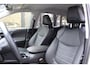 Toyota RAV4 2.5 Hybrid AWD Style Bi-Tone | Rijklaar | Parelmoer | Trekhaak | Apple/Android | Stoel-/stuurverw. | LED | El. achterklep | Dealer onderhouden | All season