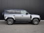 Land Rover Defender 110 2.0 P300e 110 X-Dynamic HSE l Matt Wrap l Schuif-/kantel Panorama dak l Black Pack l Treeplanken l Spoiler l Wheelcover l 23 Inch l